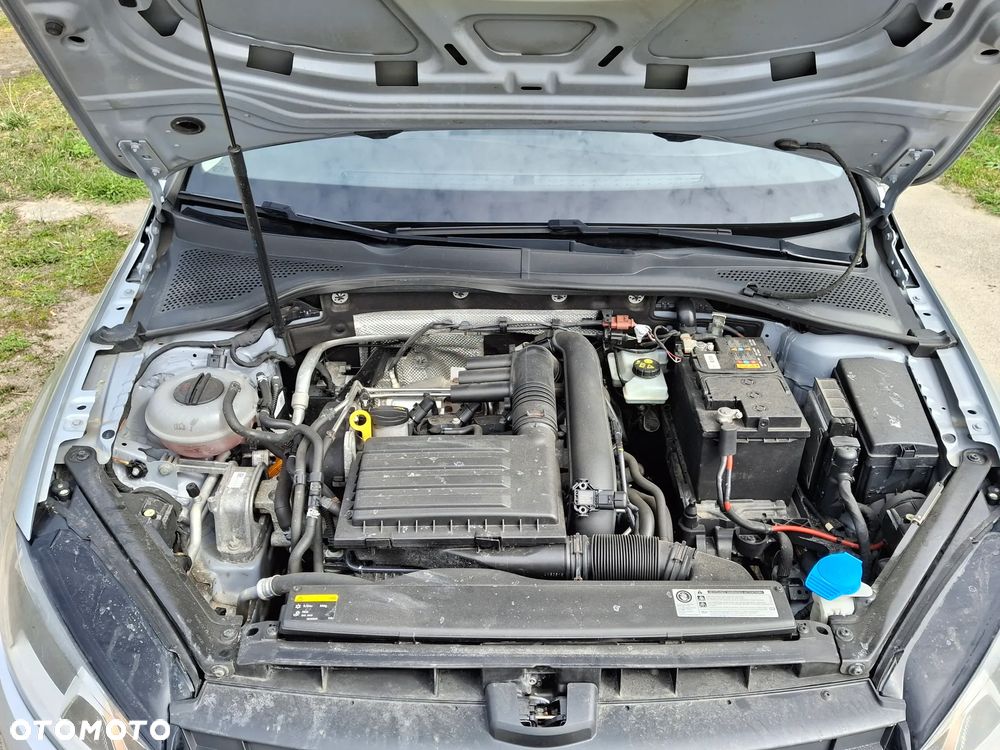 Volkswagen Golf 1.2 TSI BlueMotion Technology Comfortline - 25