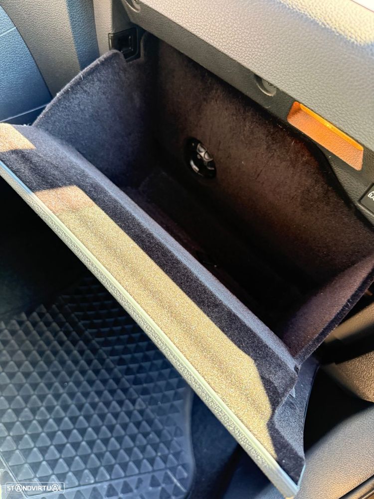 VW Sharan 2.0 TDI Blue Confortline - 17