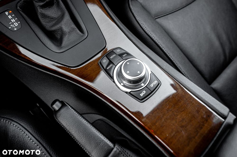 BMW Seria 3 325i xDrive - 31
