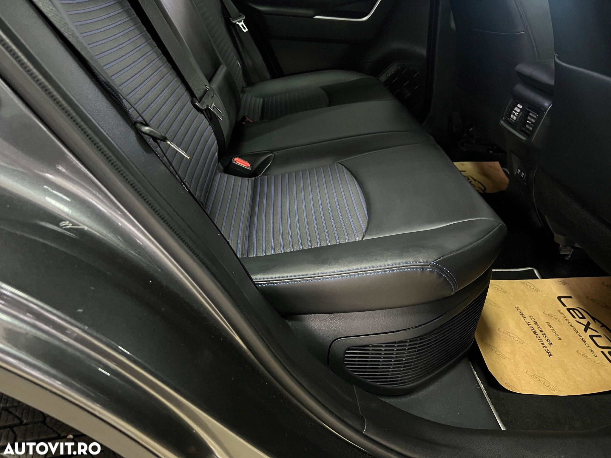 Toyota RAV4 2.5 4x4 Hybrid Lounge - 15