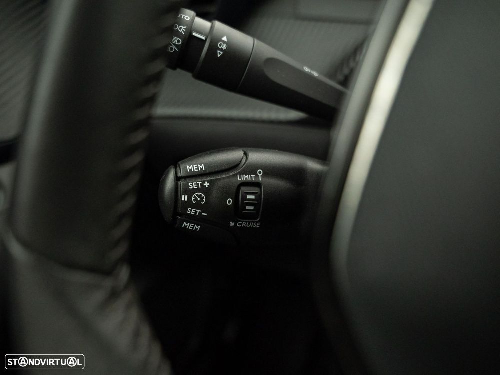 Peugeot 2008 1.2 PureTech Active Pack - 19