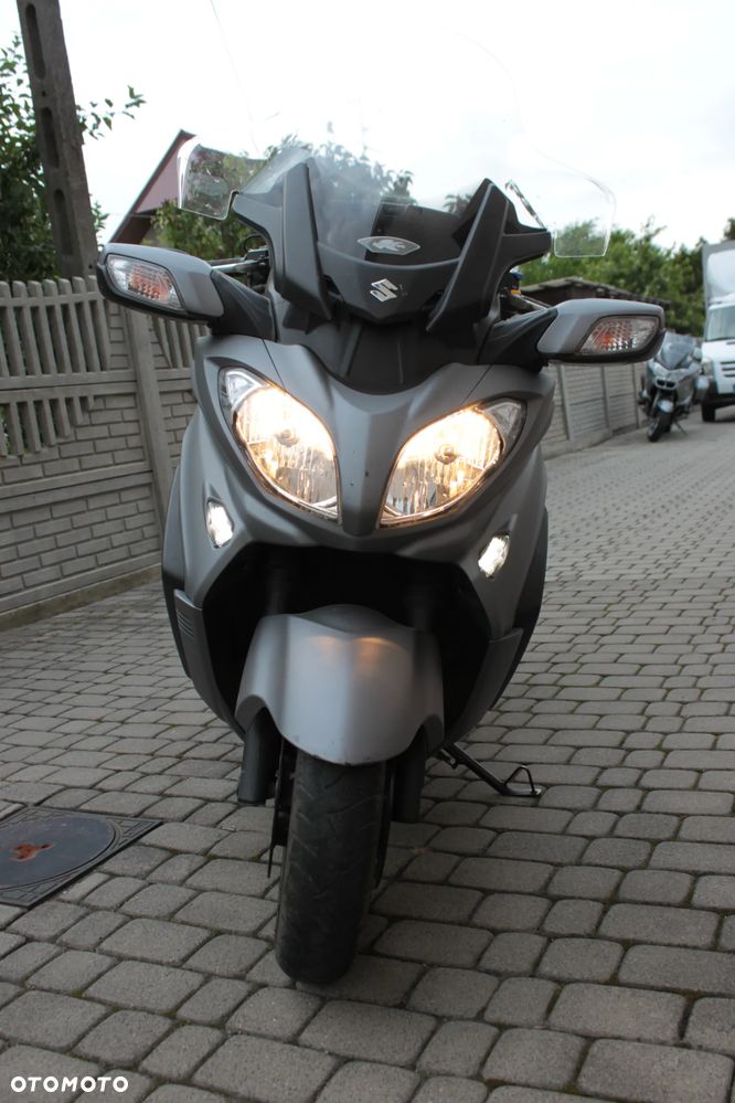 Suzuki Burgman - 11