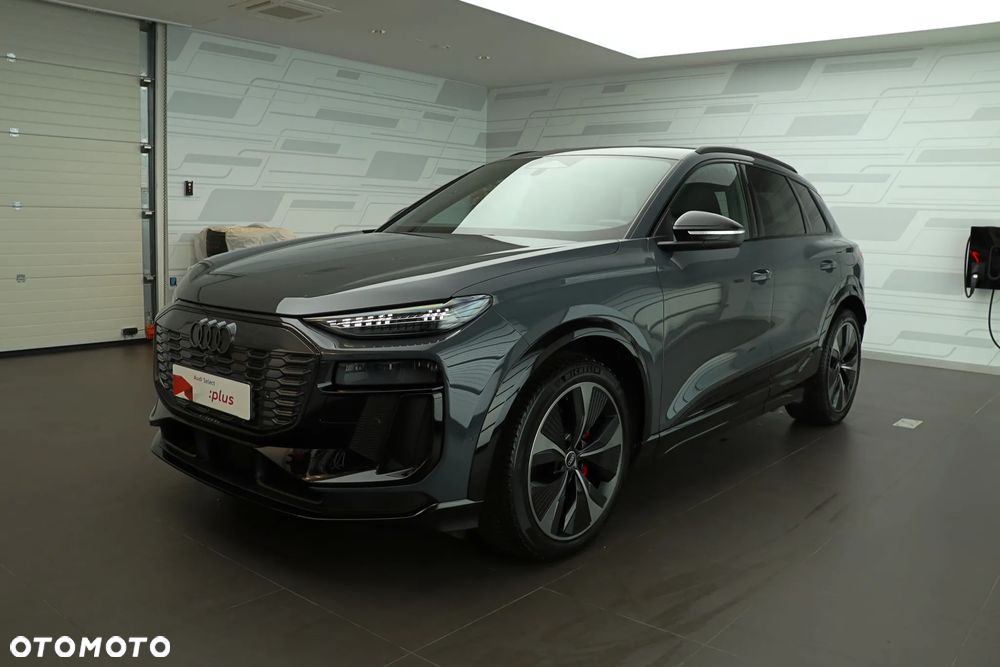 Audi Q6 e-tron - 1