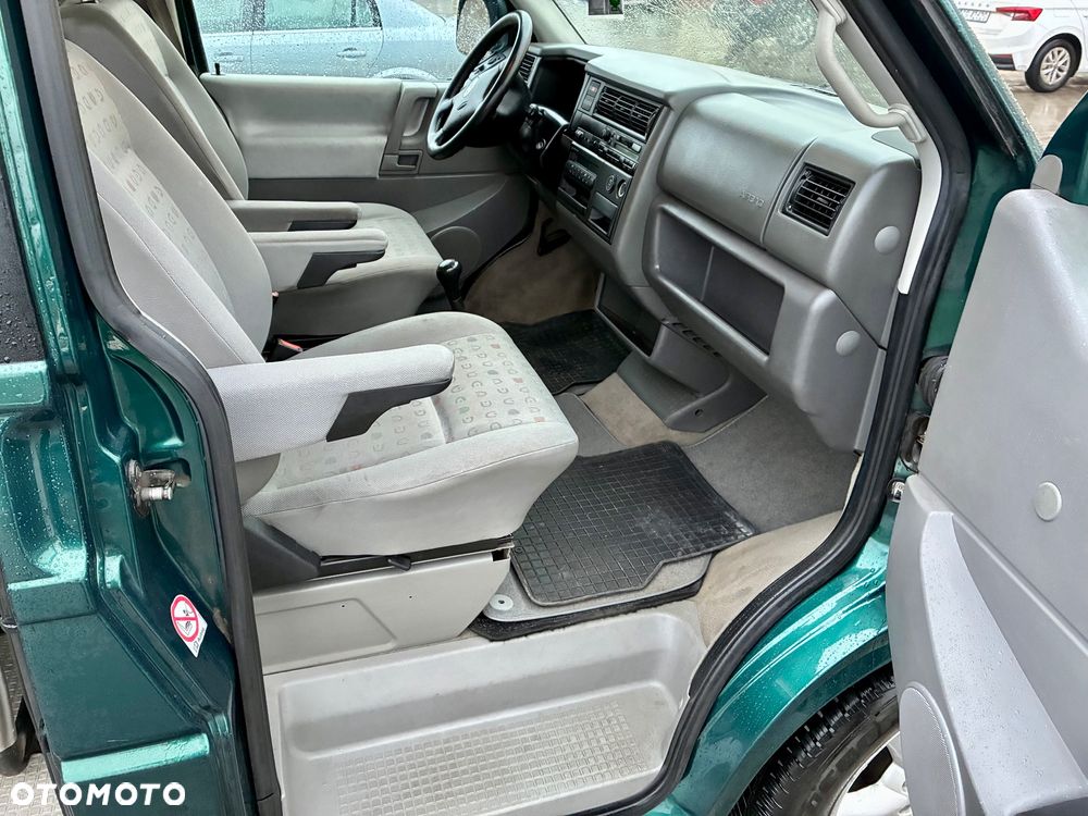 Volkswagen Multivan - 5