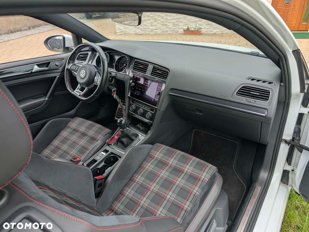 Volkswagen Golf - 7