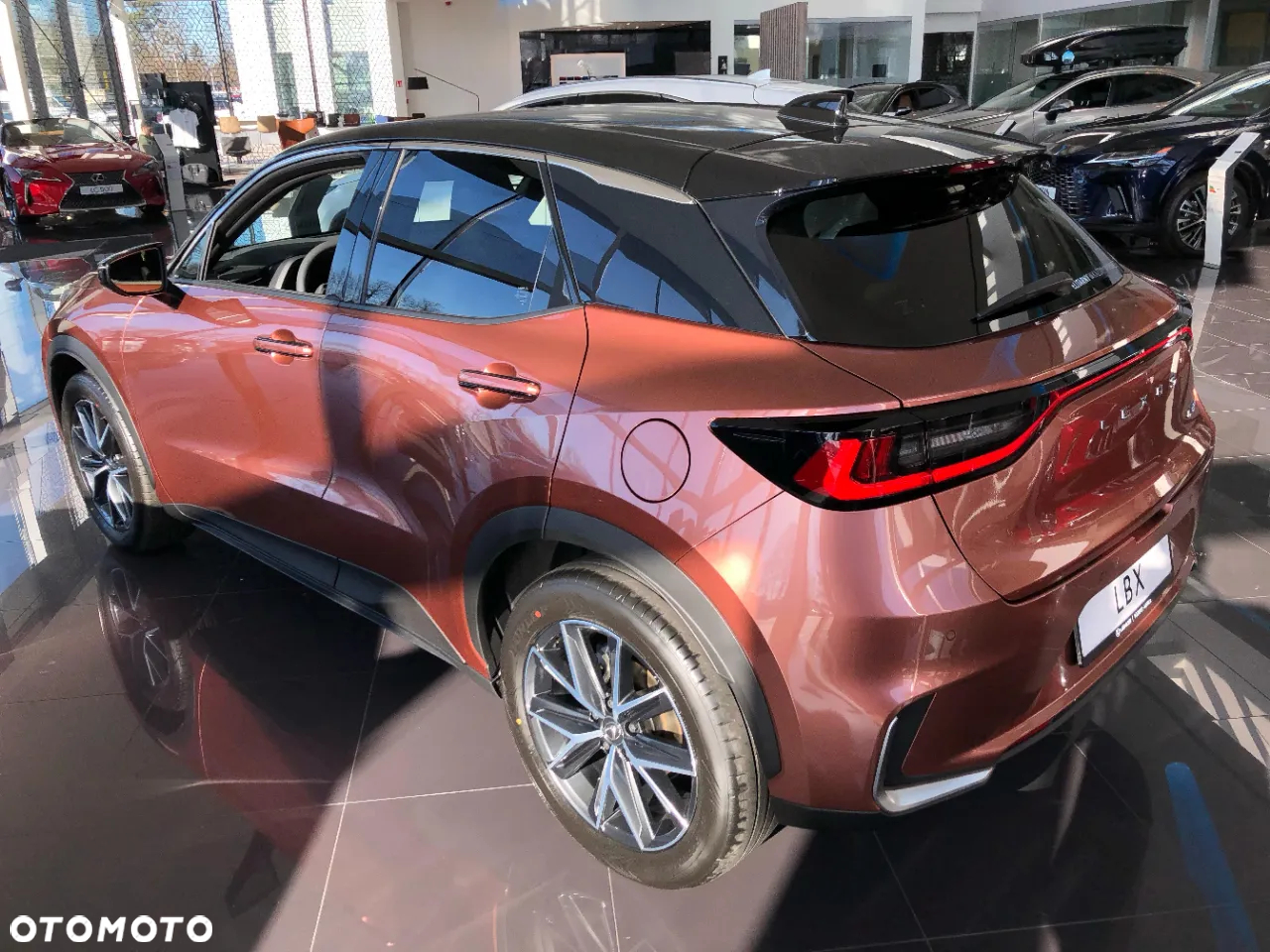 Lexus LBX 1.5 Hybrid Emotion - 5