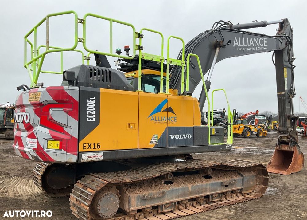 Volvo EC200EL Excavator - 4