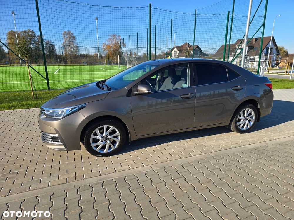 Toyota Corolla 1.6 Comfort - 6