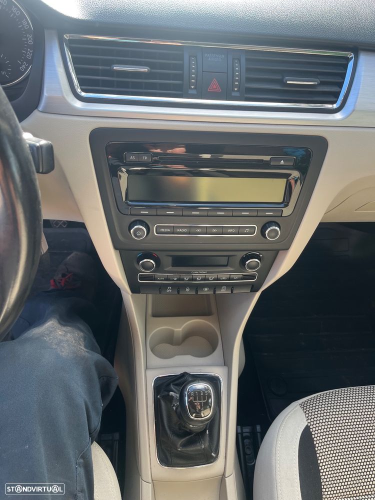 Skoda Rapid Spaceback 1.6 TDi Elegance - 7