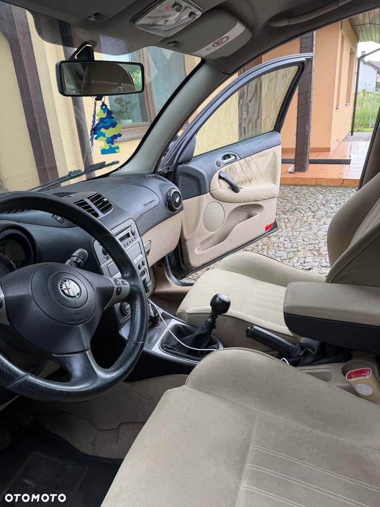Alfa Romeo 147 1.9 JTD 8V Progression - 4