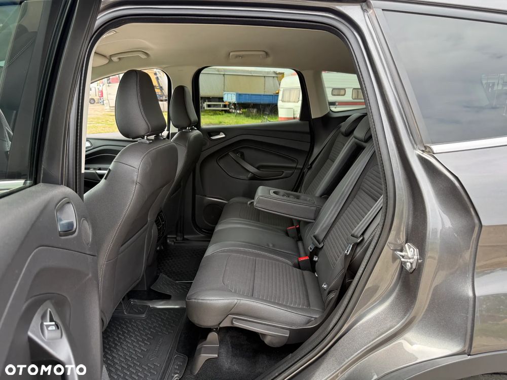 Ford Kuga 1.5 EcoBoost 2x4 Titanium - 5