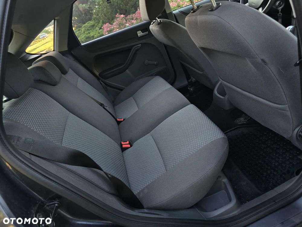 Ford Focus 1.6 Ambiente - 15