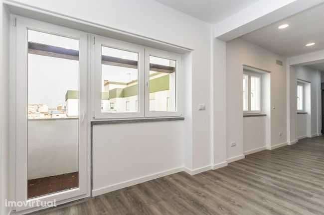 Apartamento T3 totalmente remodelado a venda  em Barreiro - Grande imagem: 4/12