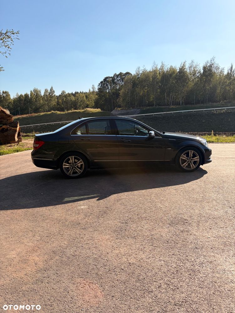 Mercedes-Benz Klasa C 220 CDI DPF (BlueEFFICIENCY) 7G-TRONIC Avantgarde - 5