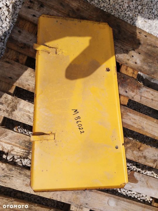 Kabina ,osłona akumulatora ,osłona ,wydech ,hebel ,błotnik ,maska, obudowa filtra powietrza, lampa, rama, wahacz stabilizator, Volvo A20 A25 A30 - 13