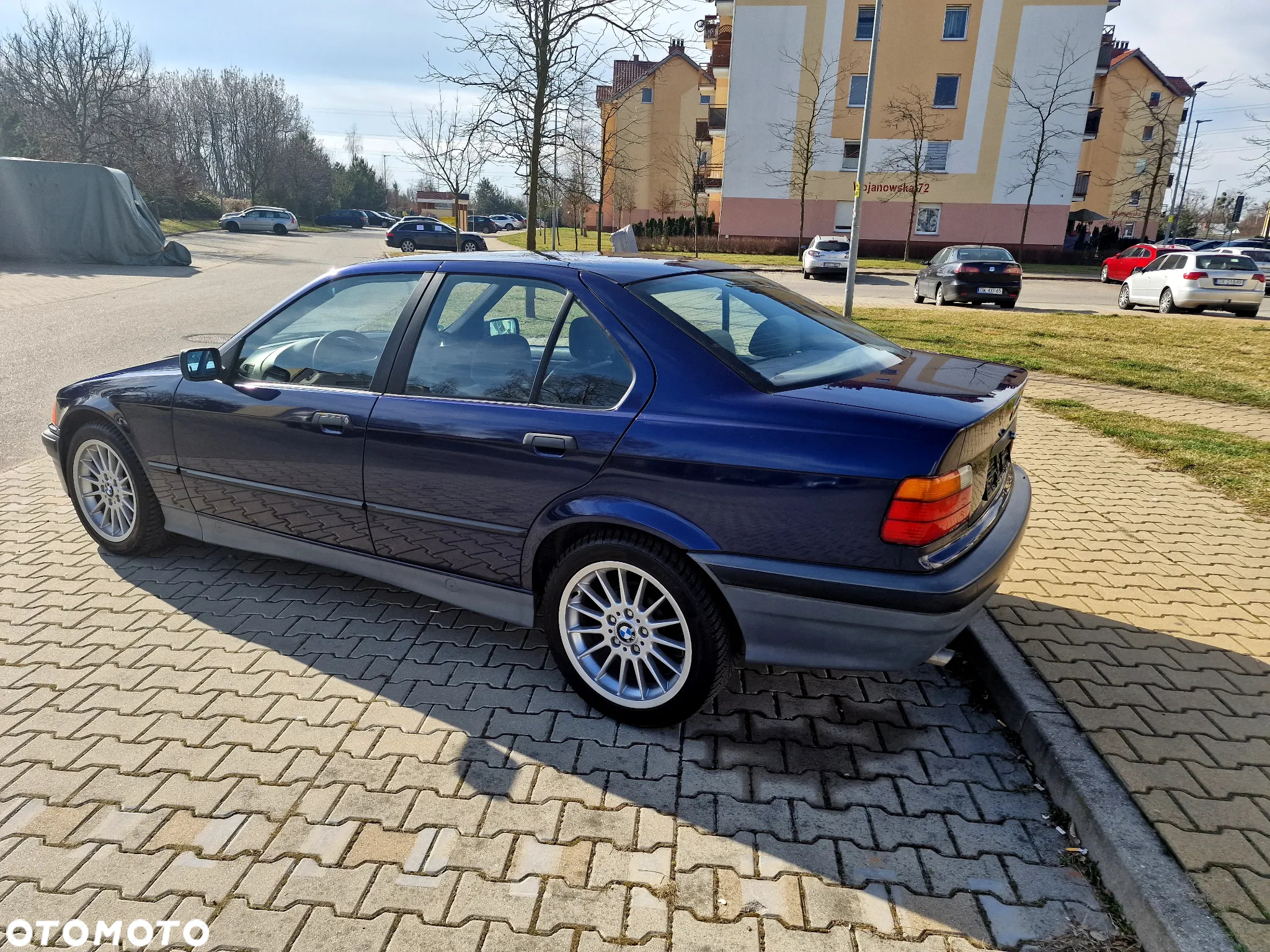 BMW Seria 3 318i - 4