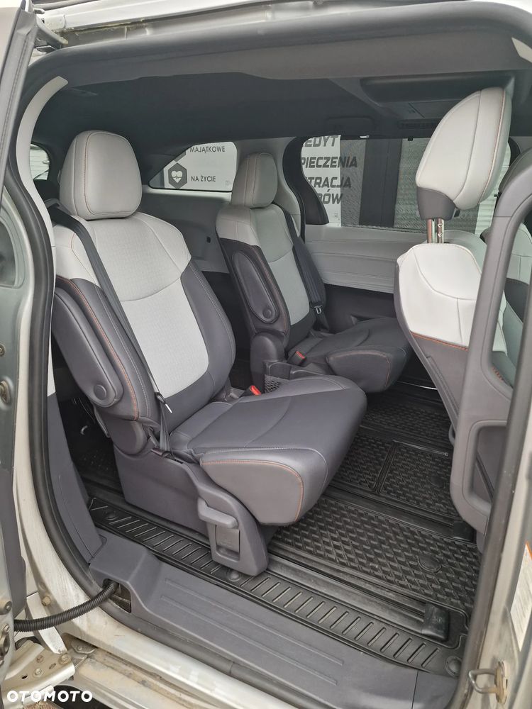 Toyota Sienna - 23