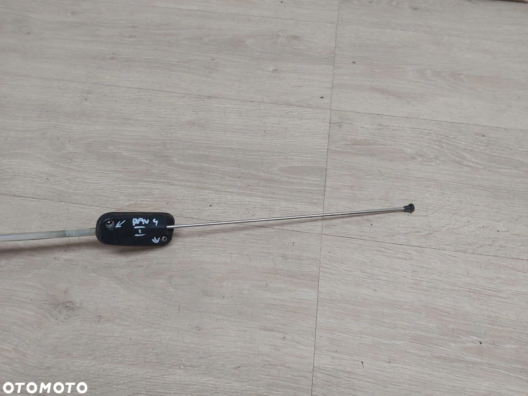 Toyota RAV4 I 2,0 antena bat mocowanie - 13