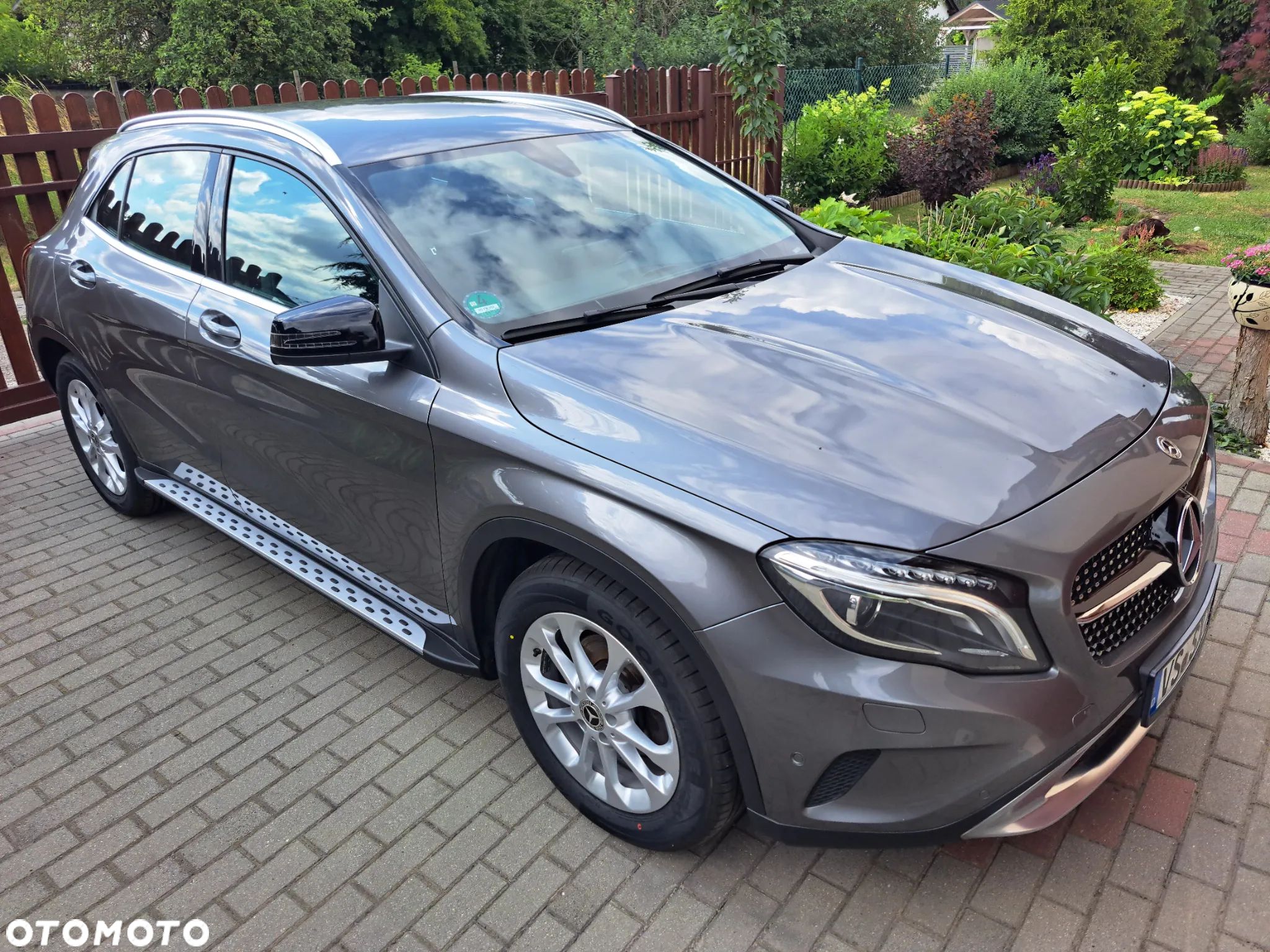 Mercedes-Benz GLA 180 UrbanStyle Edition - 1