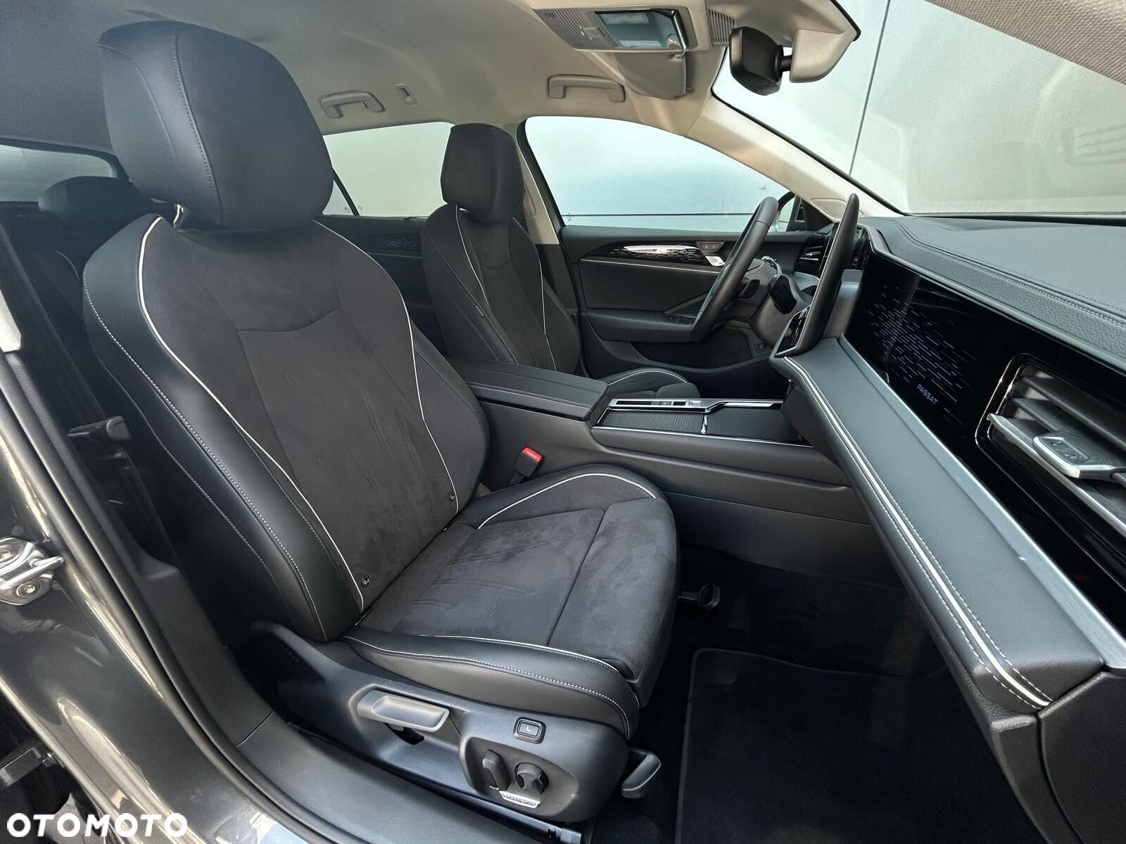 Volkswagen Passat 2.0 TDI SCR Elegance DSG - 17