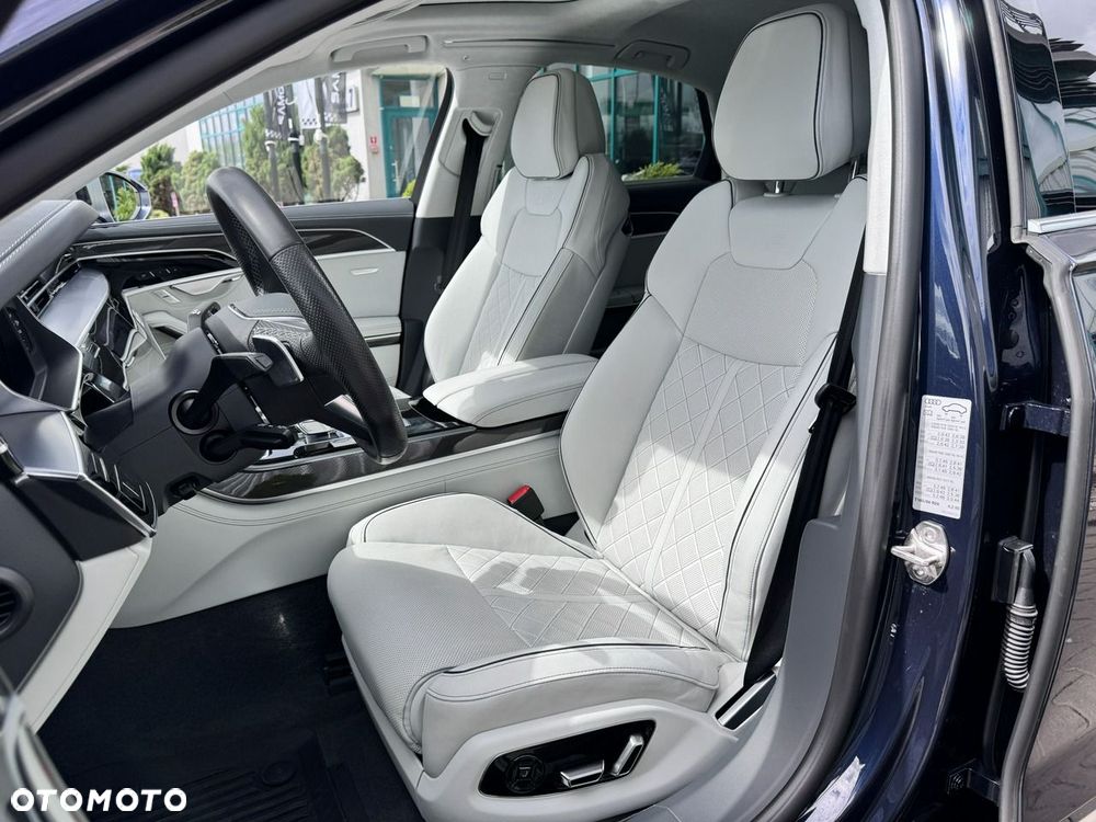 Audi S8 - 20