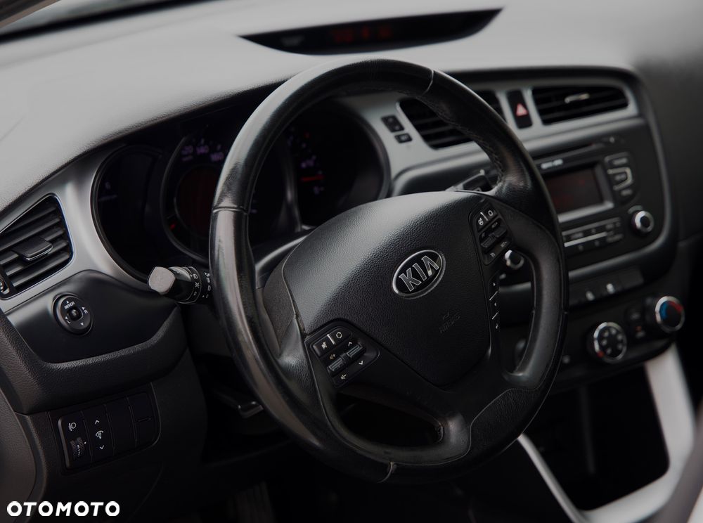Kia Ceed 1.6 CRDi 128 Spirit - 4