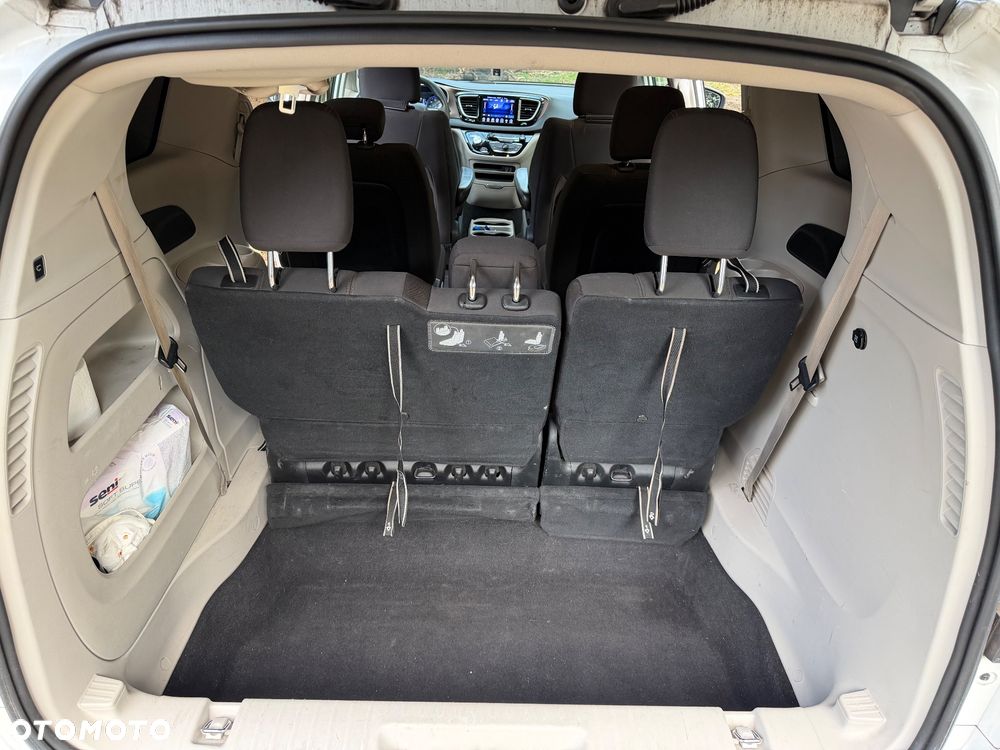 Chrysler Pacifica - 13