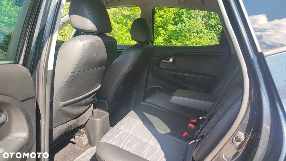 Kia Venga 1.4 CRDi 90 Vision - 11