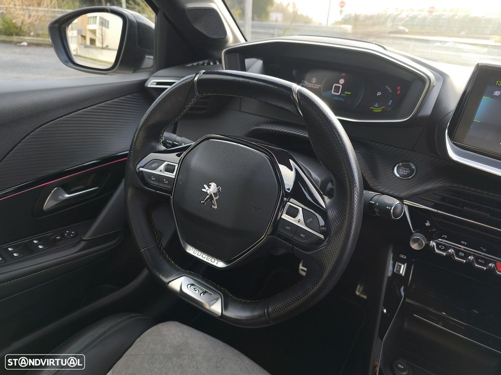 Peugeot e-208 GT+ - 15