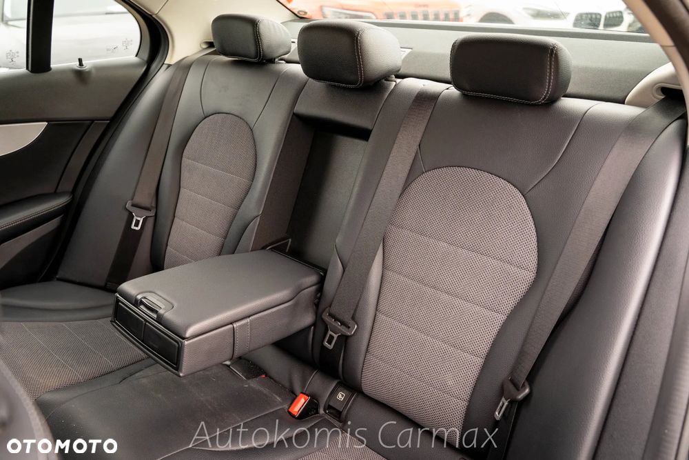Mercedes-Benz Klasa C 220 d 4MATIC 9G-TRONIC - 27