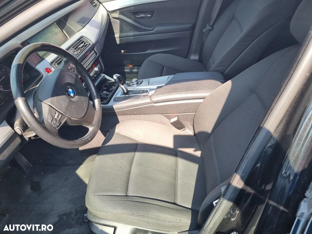 BMW Seria 5 520d Aut. Luxury Line - 33