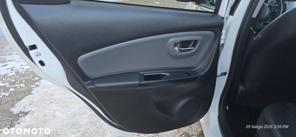Toyota Yaris 1.5 VVT-i Lounge - 21
