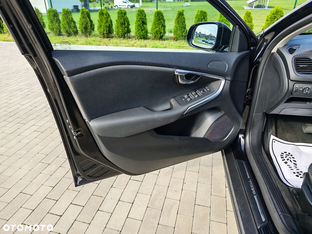 Volvo V40 T3 Drive-E Momentum - 26