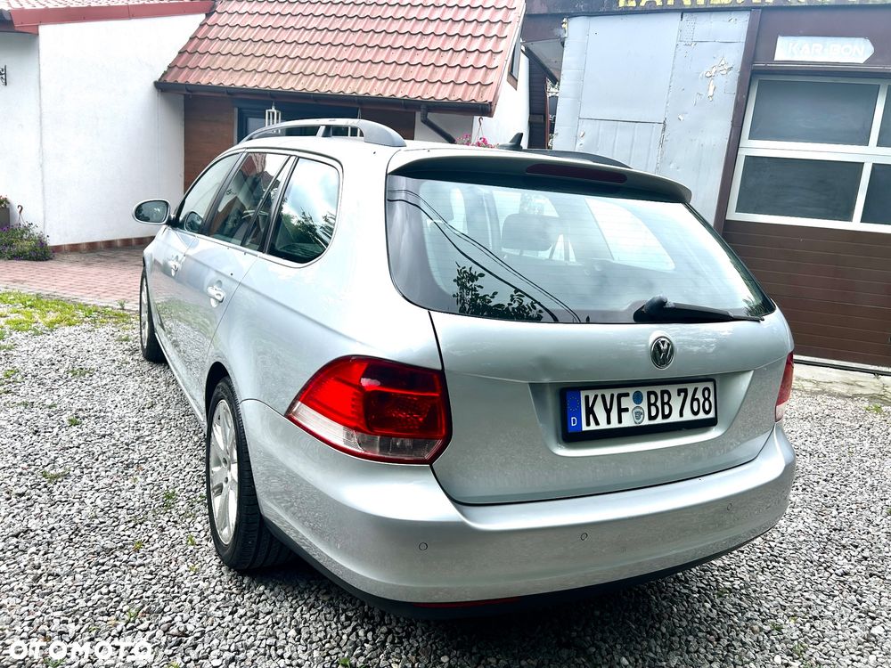 Volkswagen Golf - 6