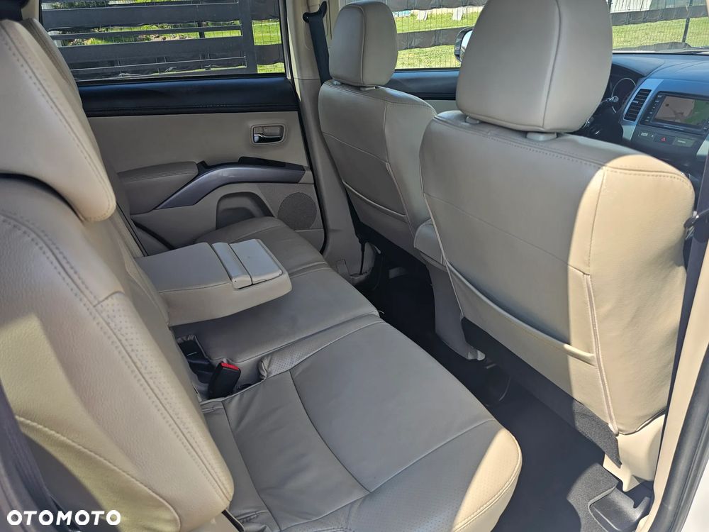 Mitsubishi Outlander - 5