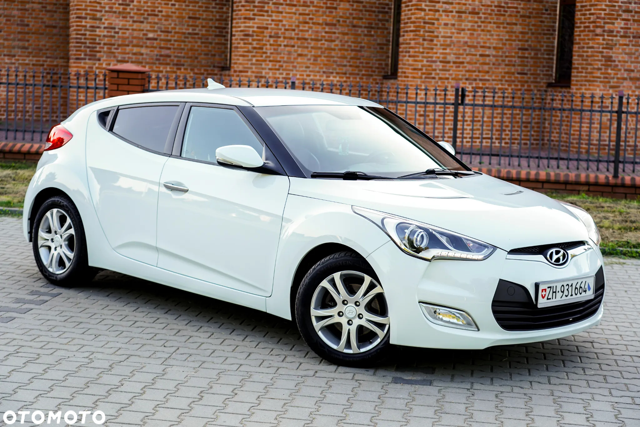 Hyundai Veloster 1.6 blue Premium - 11