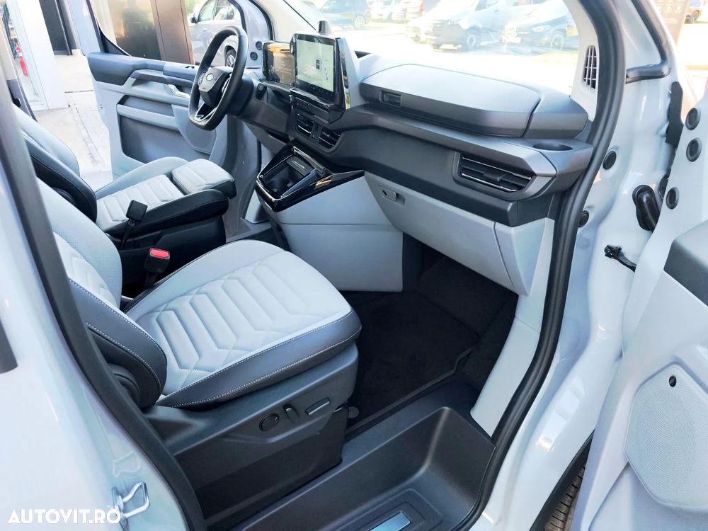 Ford Tourneo Custom - 14