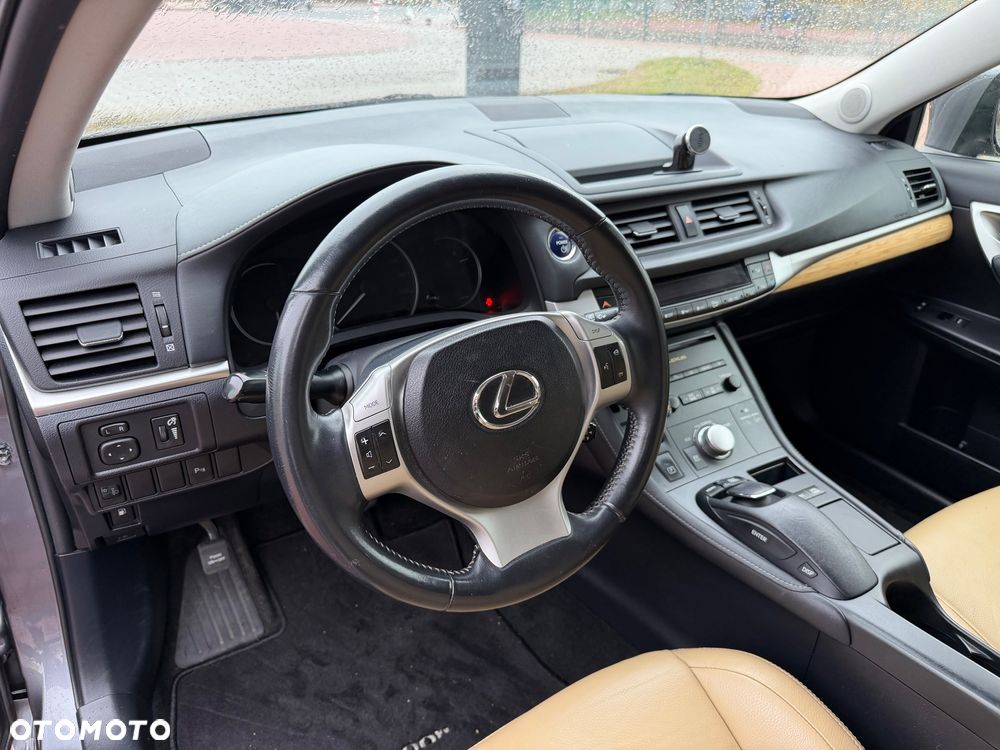 Lexus CT 200h Prestige - 11