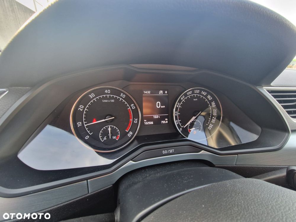 Skoda Superb ver-1-8-tsi-style-dsg - 7