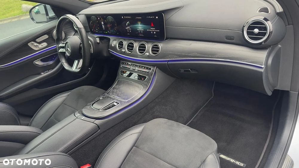 Mercedes-Benz Klasa E 300 d 4Matic 9G-TRONIC AMG Line - 28
