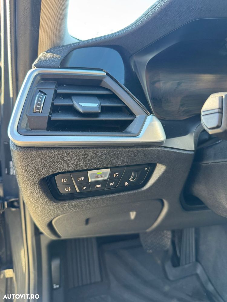 BMW Seria 3 330e Aut. Luxury Line - 10