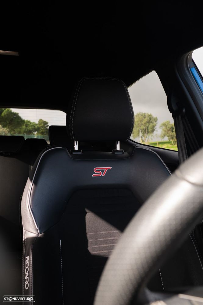Ford Fiesta 1.5 EcoBoost S&S ST X - 23