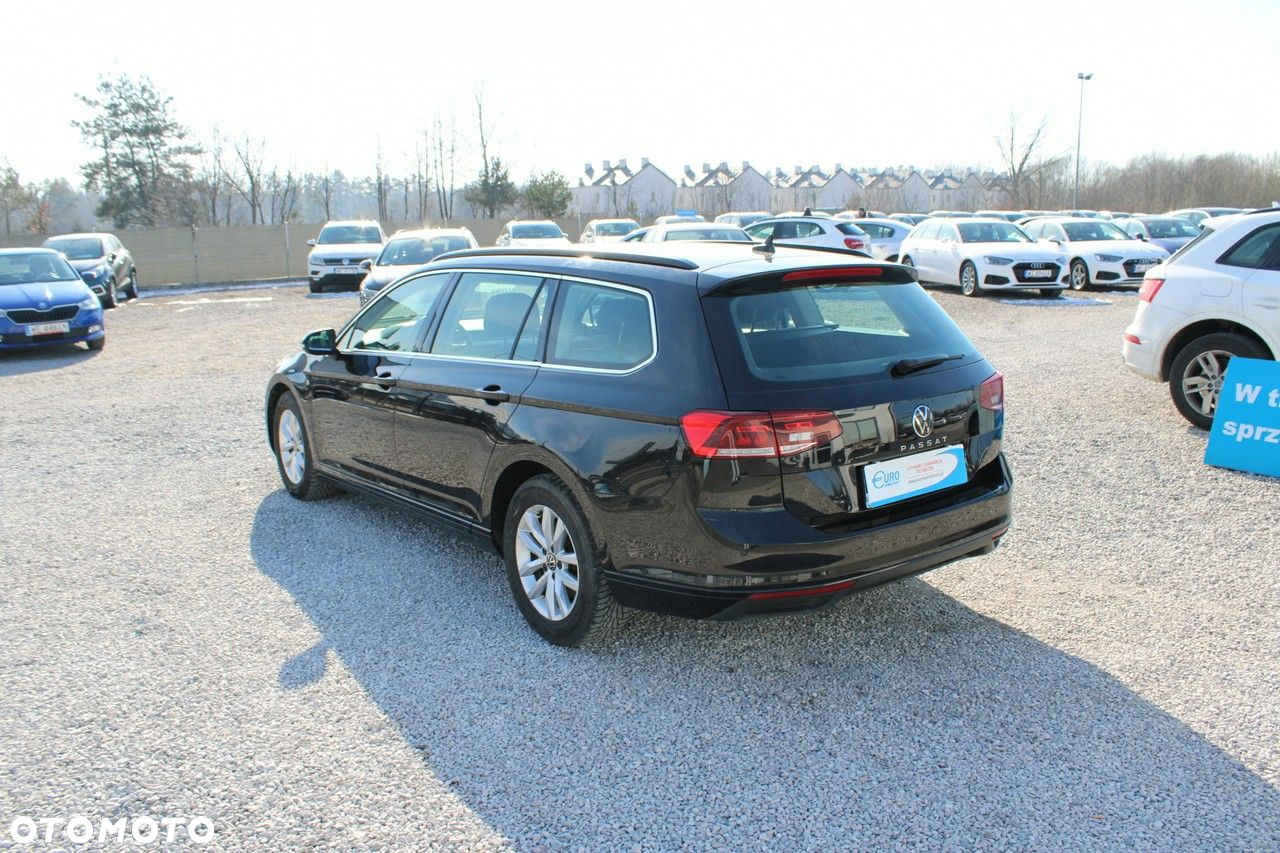 Volkswagen Passat - 8