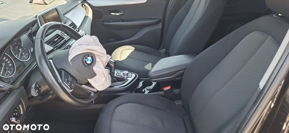 BMW Seria 2 218i - 10