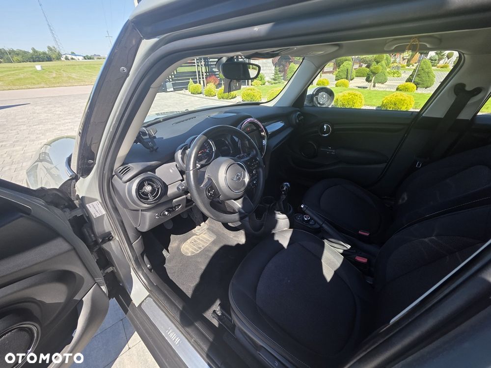 MINI Cooper Standard - 18
