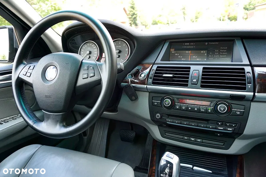 BMW X5 3.0si xDrive - 36
