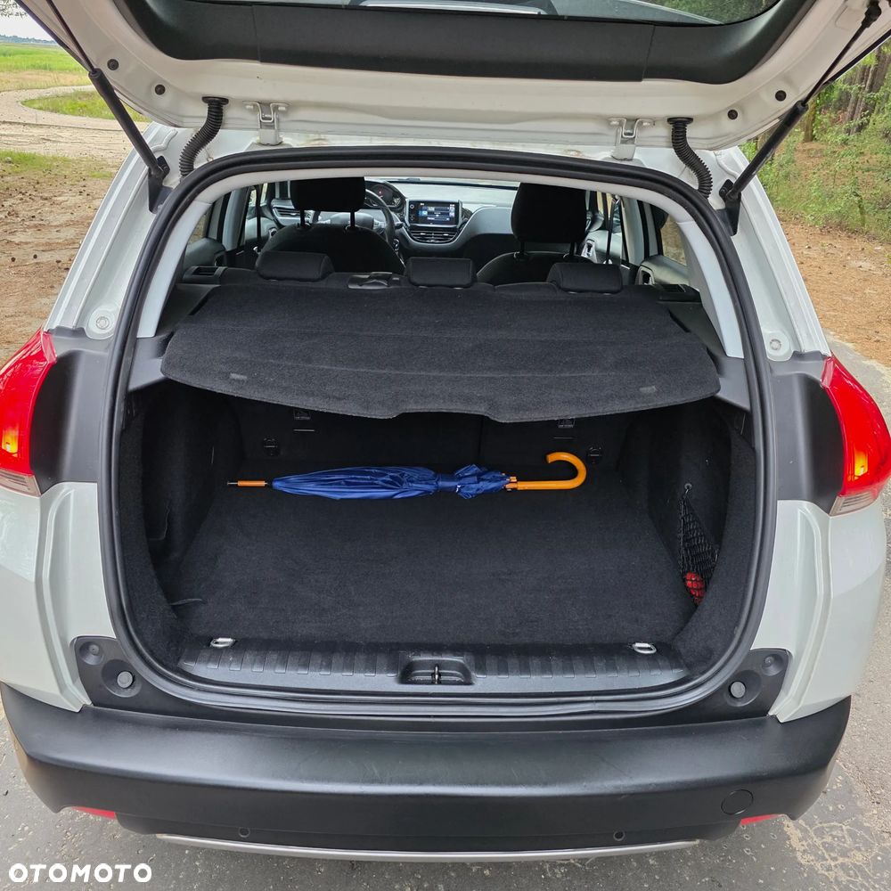 Peugeot 2008 1.2 Pure Tech Style - 12