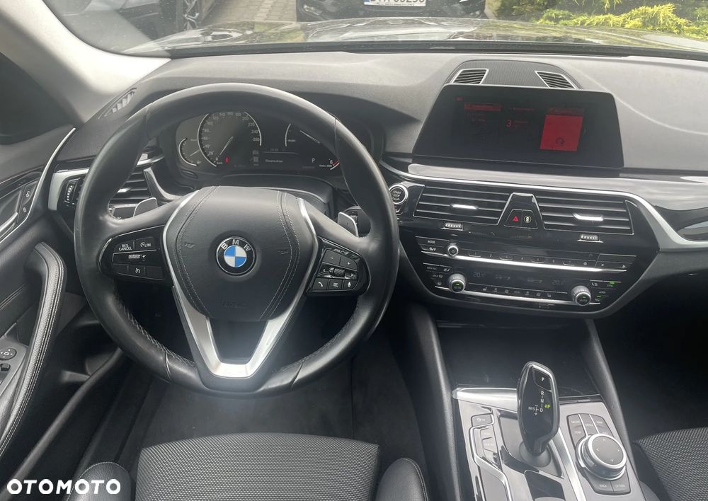 BMW Seria 5 520d xDrive Sport Line sport - 10