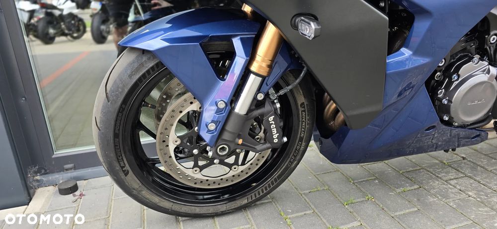 Suzuki GSX - 28