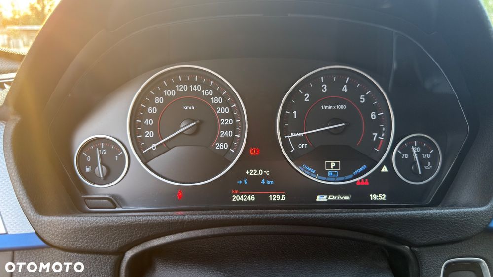 BMW Seria 3 330e iPerformance M Sport Shadow - 13